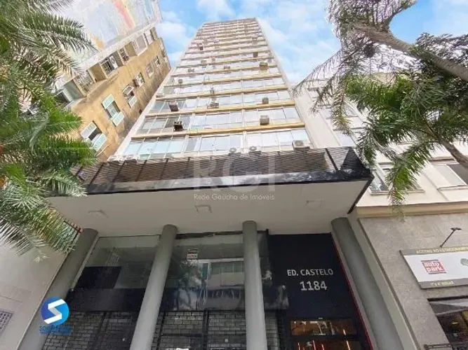 Conjunto/Sala em Porto Alegre, no bairro Centro Histórico, à venda.