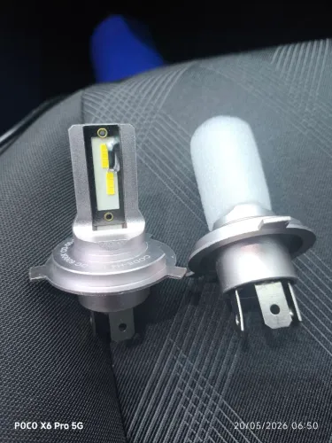 (Lâmpadas LED para qualquer carro.)