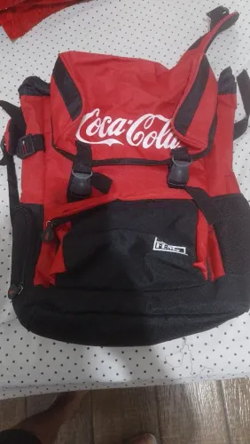 Mochila da coca cola original 2025 nunca usada 200$ modelo grande vários bolos e térmica