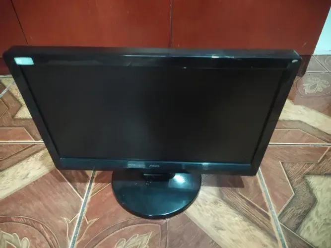 Monitor AOC "Funcionando" 15,6 polegadas, alto-falantes embutidos
