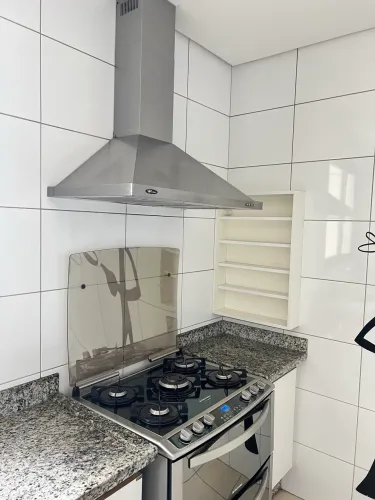 Fogão, coifa e máquina de lavar louças