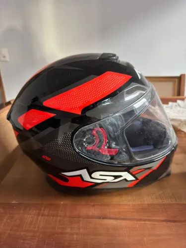 Vende-se capacete ASX 61/62 extremamente novo 