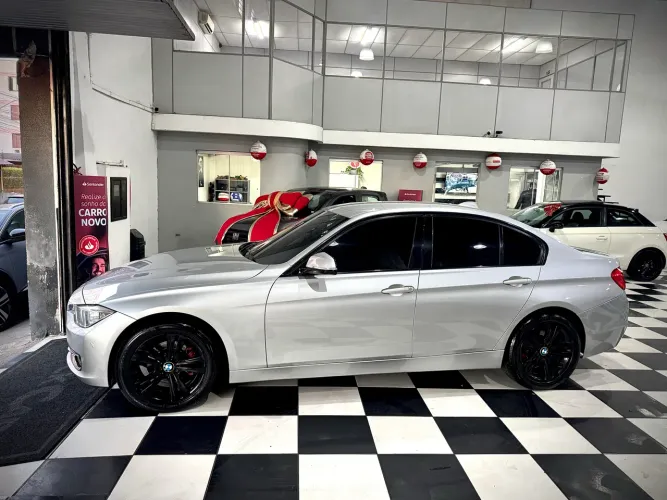 BMW 320I A Modern/sport TB 2.0/a.flex 16V 4P 2013