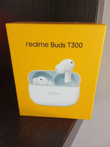 Fone Realme Buds T300.