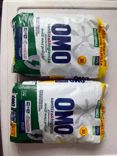 2 pacotes - Sabão em Pó OMO - Sanitiza & Higieniza 2,4kg