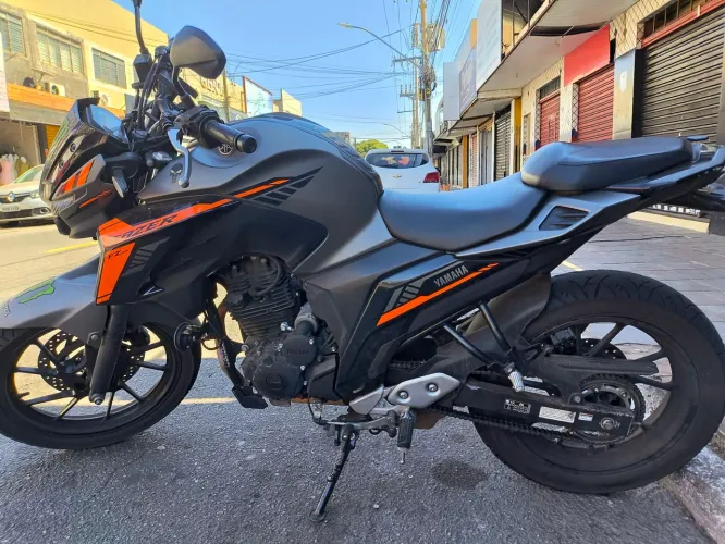 Fazer FZ25 2025