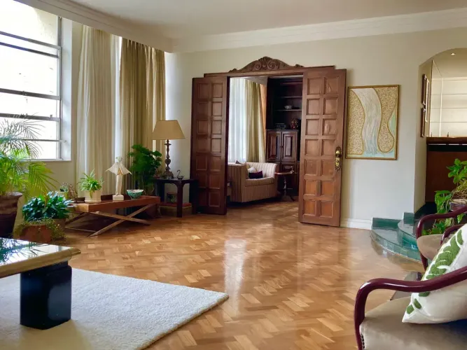 Imóvel para aluguel e venda possui 275 metros quadrados com 4 quartos
