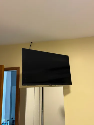 TV LED 32 HYE + Suporte de Parede