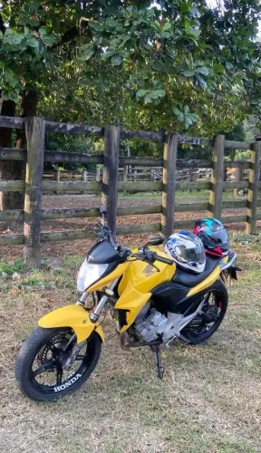  VENDE-SE MOTO 