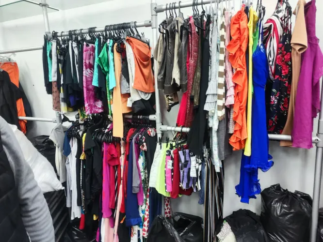 Saldo de roupas femininas