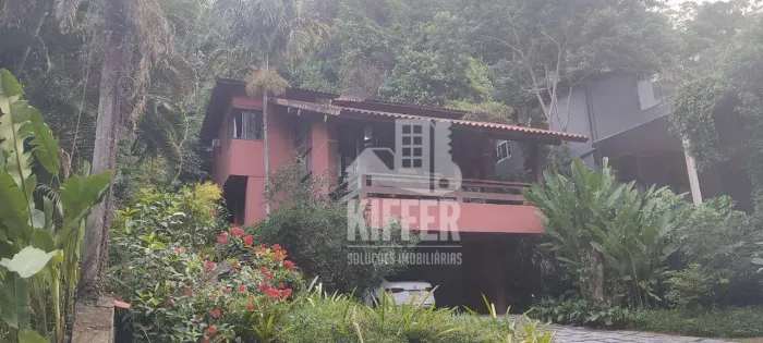 Casa com 4 quartos à venda, 300 m² por R$ 1.800.000 - Pendotiba - Niterói/RJ