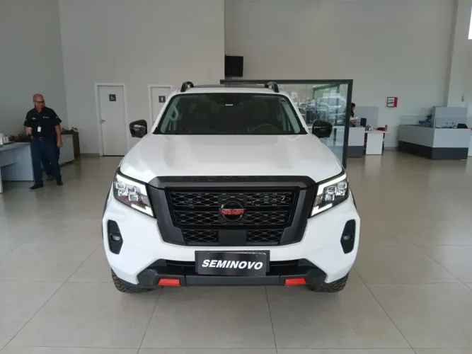 Nissan Frontier Pro4x CD 4X4 2.3 Bi-TB Die. AUT 2023