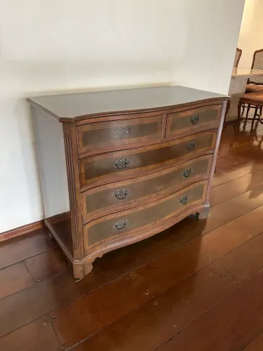 Cômoda Estilo Clássica