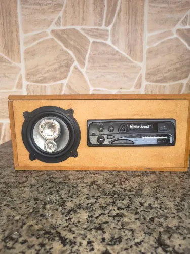 Rádio Toca Fitas com Caixa de Som 110/220v