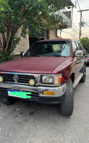Toyota Hilux CD SR5 4X4 2.8 Diesel 2000