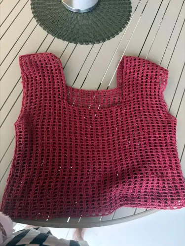 Vende blusa de crochê
