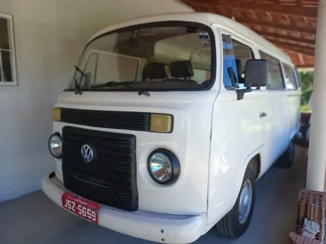 Volkswagen Kombi Standard 1.4 MI Total Flex 8V 2010