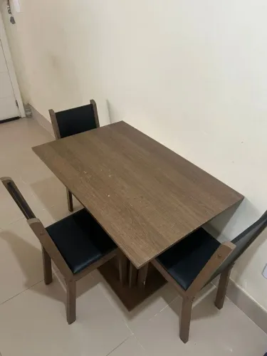 Mesa 4 cadeiras
