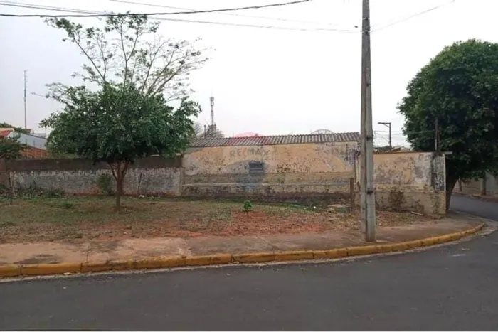 Terreno à venda - Centro - Tupã/SP
