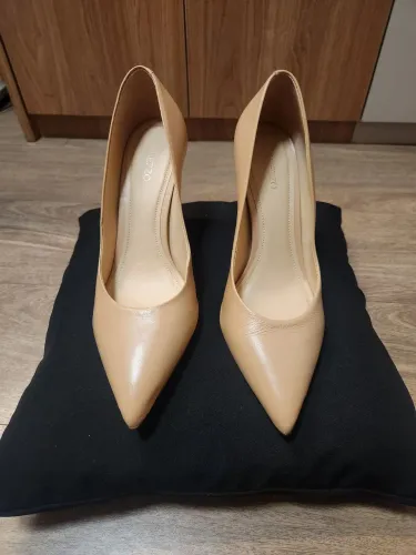 Scarpin Arezzo Nude
