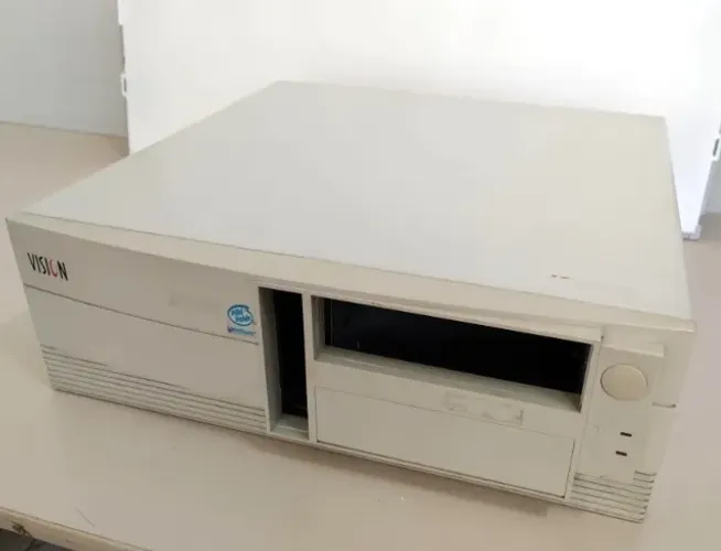 Gabinete AT Vision Antigo