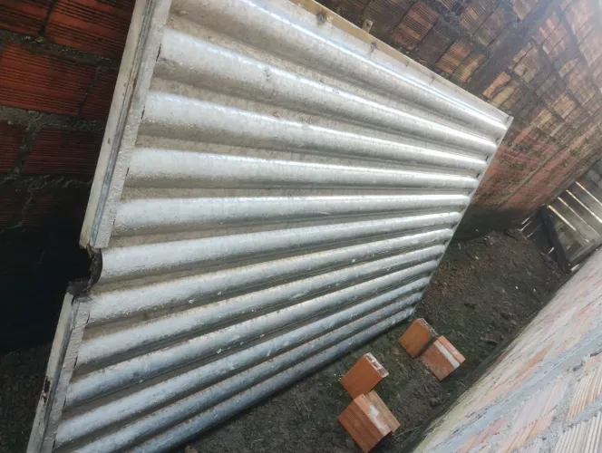 Vende-se um portão..