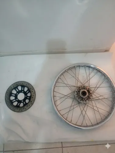 RODA RAIADA 160 DIANTEIRA (aceito troca em outra roda 150)