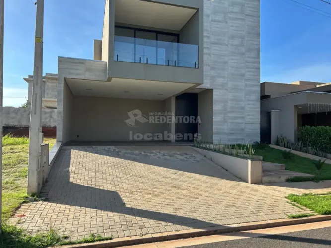 Sobrado em Condomínio com 03 Dormitórios, 01 suíte master, 02 tipo apartamento, 246m² de C