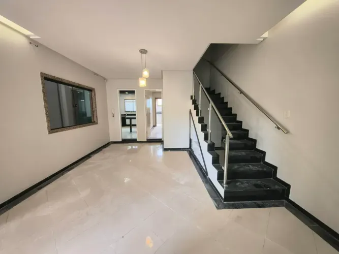 Casa para Alugar no Grã Duquesa com Piscina e Área de Gourmet