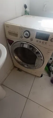 Máquina de lavar lava e seca