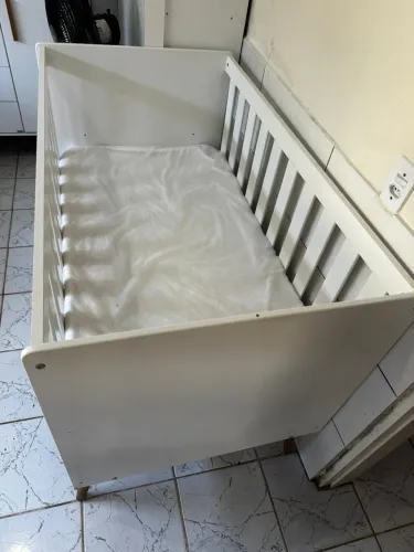 Berço e bebê conforto 