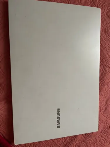 vende-se notebook samsung modelo NP550XCJ branco