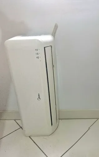 Oportunidade Split ,apenas 500 reais. Completo, controle remoto okay. Tudo funcionando