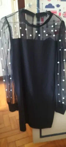 Vestido preto com pérolas e transparência 14 anos