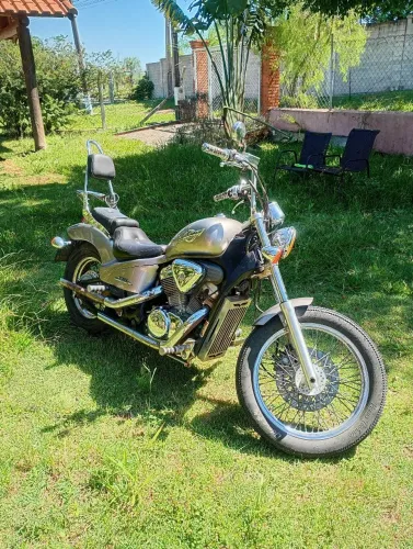 Shadow 600