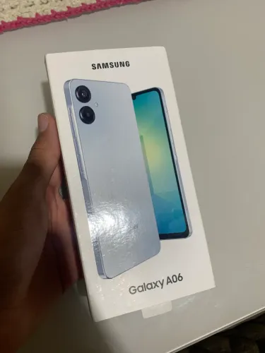 Celular A06- 128G está com caixa