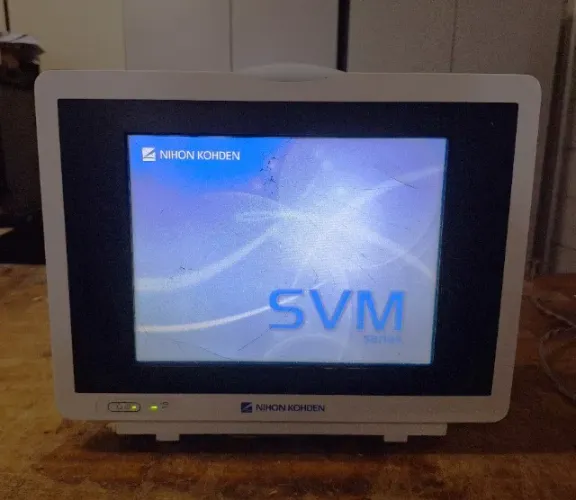 MONITOR NIHON KOHDEN SVM-7501 NO ESTADO