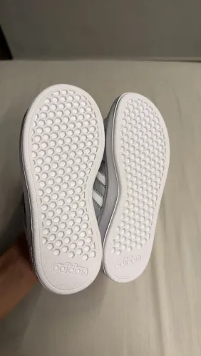 Tênis adidas (novo)