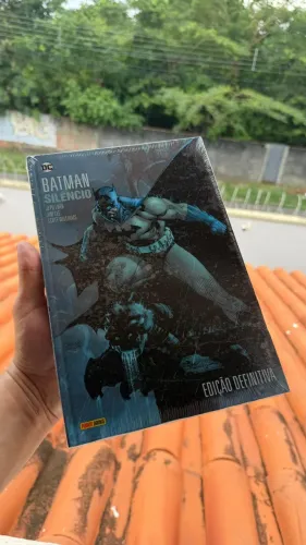 HQ BATMAN SILÊNCIO - LACRADO - NOVO - CAPA DURA - EDIÇÃO DEFINITIVA