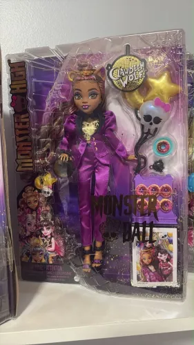 Clawdeen Monter Ball