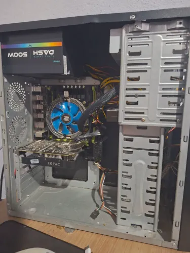 Vendo computador Mediano, Roda Gta 5 Rp