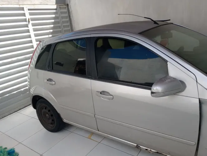 Ford Fiesta Class 1.6 8V 98cv 5P 2004