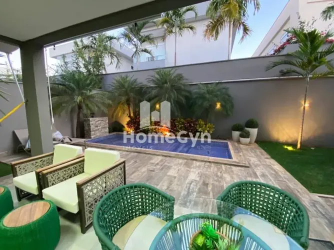 Sobrado para locação mobiliado com 4 suítes no Jardins Valência em Goiânia GO.