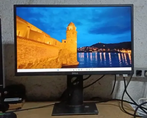 MONITOR DELL 23.1 POLEGADAS MODELO GIRATÓRIO HDMI, VGA E DISPLAY PORT