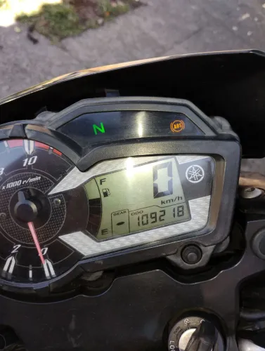 Vendo moto crosse 150 em dia documento no meu nome transferência no ato da compra