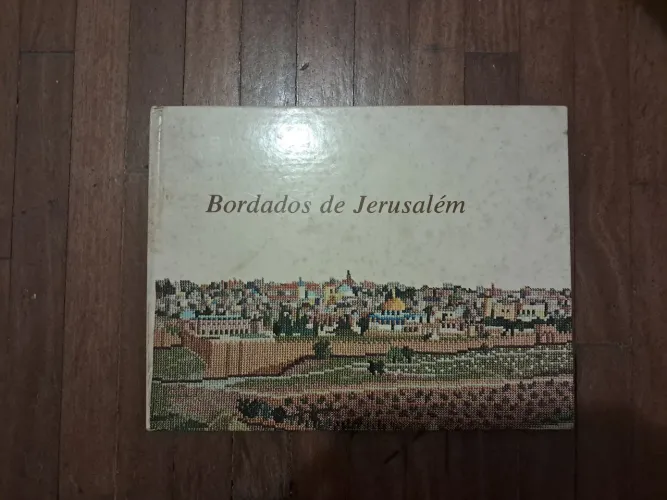 Livro antigo capa dura Bordados de Jerusalém Needlepoint Ann Roth embroidery judaísmo