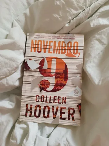 Livro Novembro 9 - Colleen Hoover