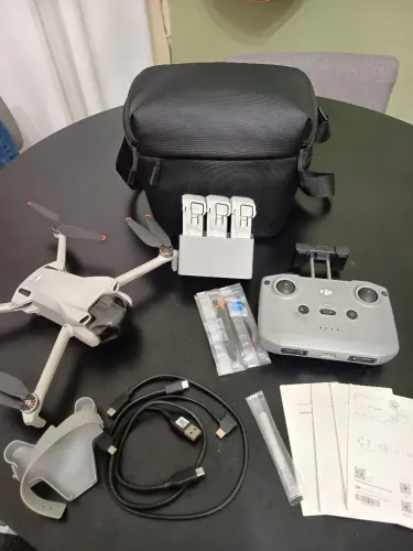 Drone DJI mini 3 combo fly more ( detalhe)