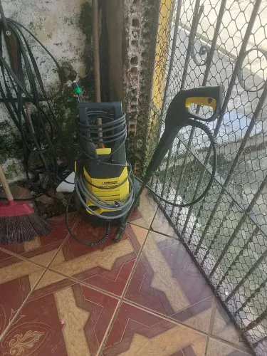 Lavadora de alta pressão em excelente estado