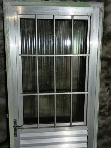 Porta de alumínio